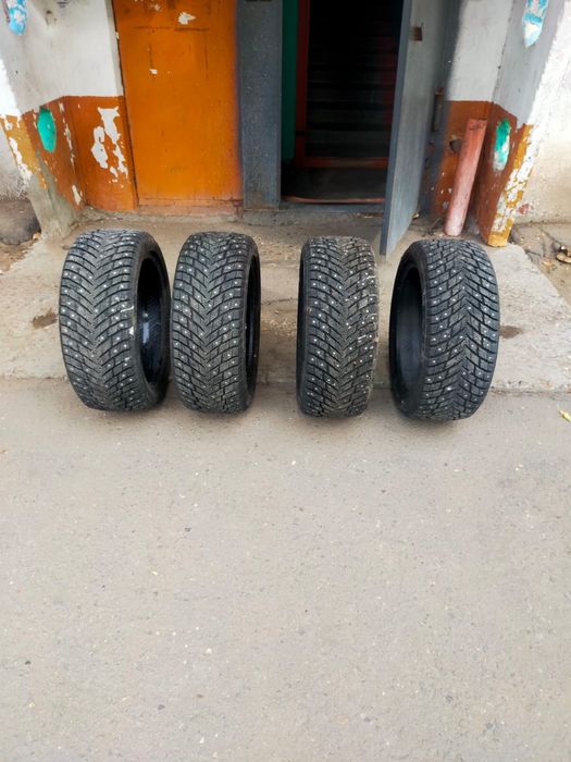 Продам Зимние шины