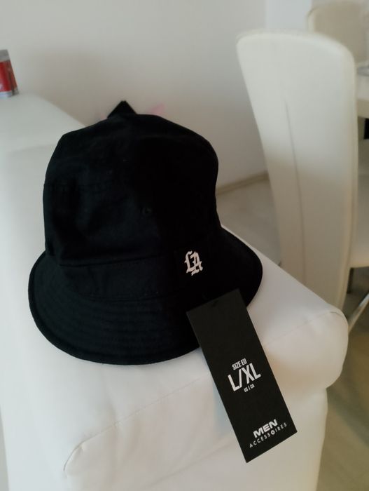 Vând pălărie sport/fashion nou nouța cu eticheta,New Yorker.