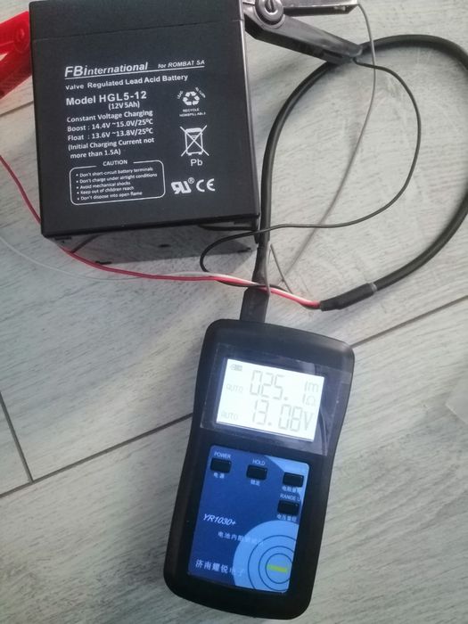 Vând UPS APC SUA3000rmi2U, 3000VA, 2700W, 48V