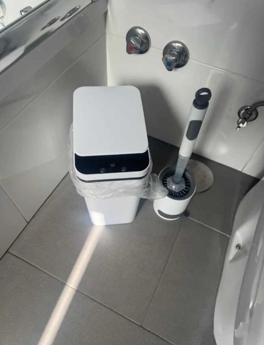 Безконтактен Умен Кош за Отпадъци с Инфрачервен Сензор