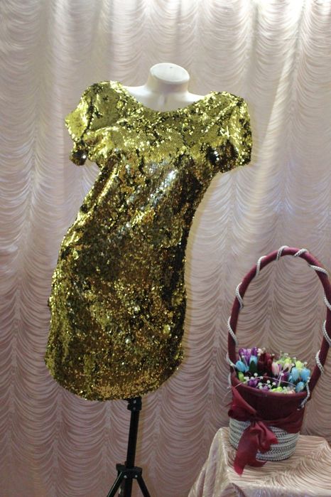 Продам вечерние платья 46