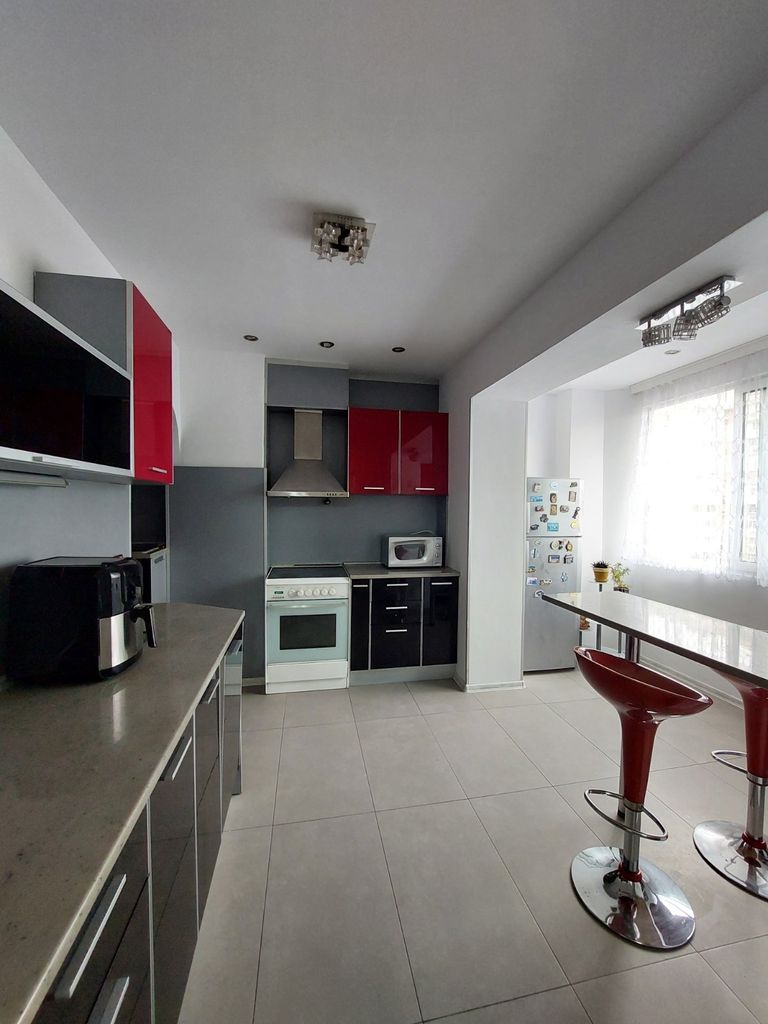 Дава се под наем Тристаен апартамент в Варна, Погреби - 78 кв.м за 510 € - Снимка #4