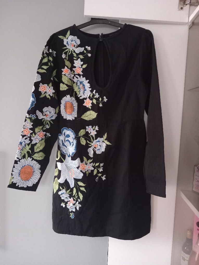 Rochie Asos, brodată, neagră cu flori