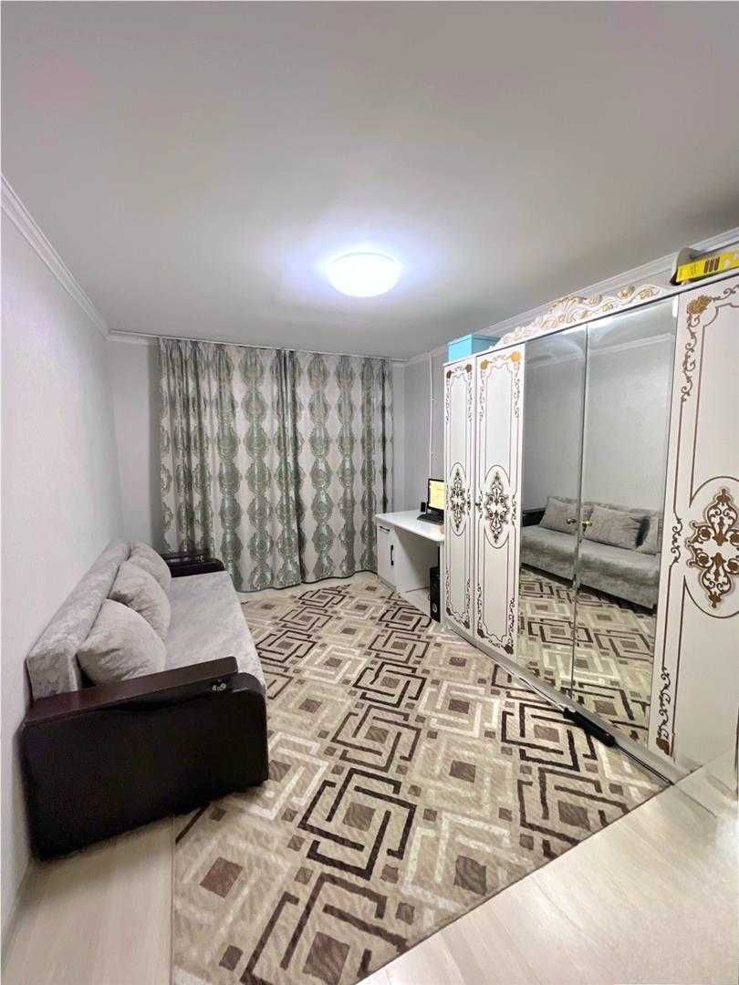 Продам 3-х УП на 8 мкр, 3/9 этаж, не угловая,