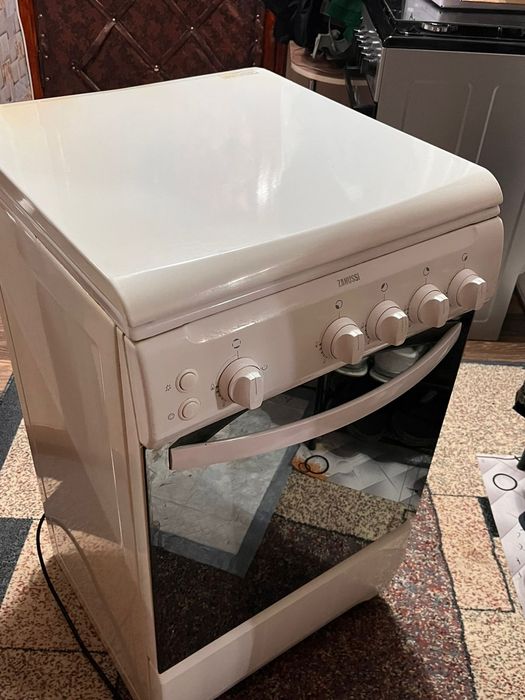 Продам газ плиту