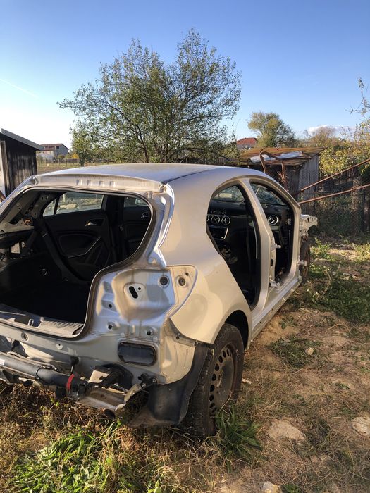 Dezmembrez Mercedes A class w176