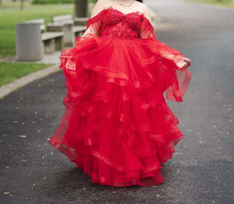 Продавам бална рокля