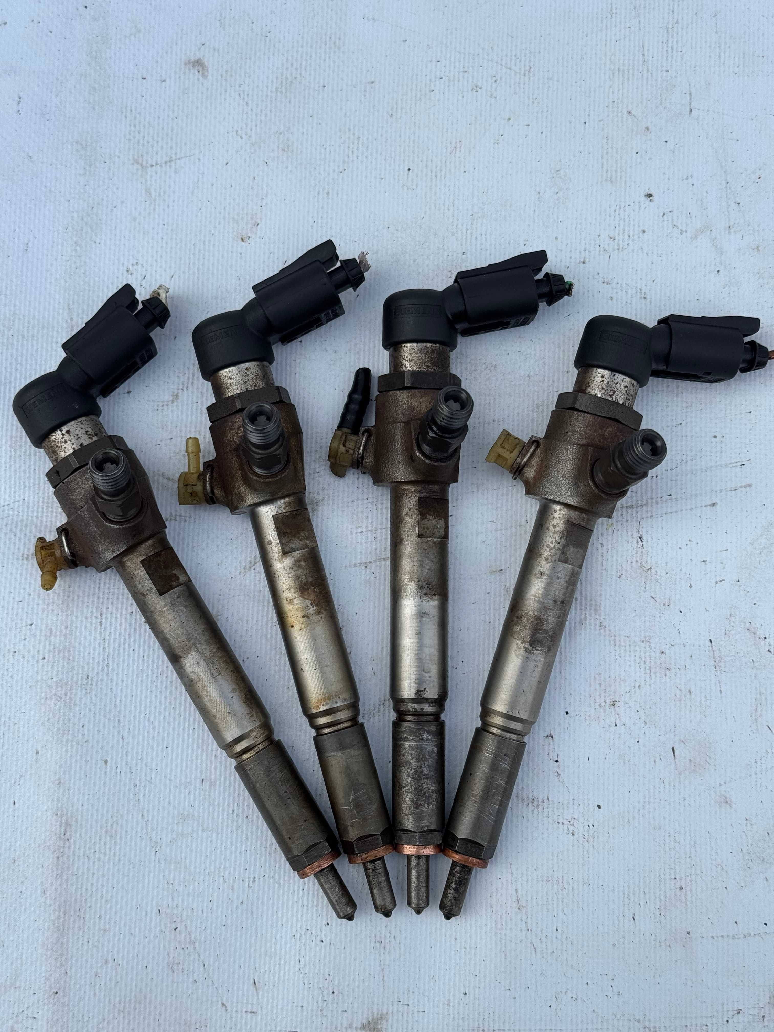 Injector Injectoare 1.5 DCi Renault Megane 3 Clio Qashqai 8200842205