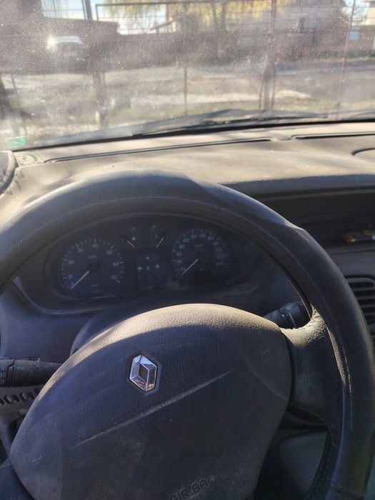 Vând Renault scenic 1