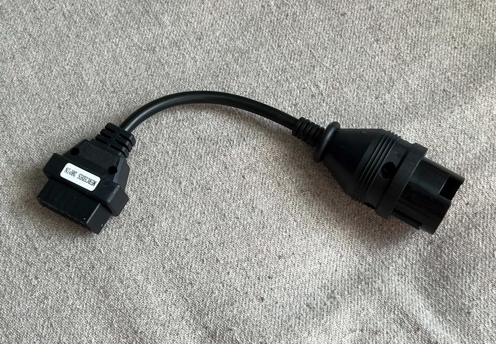 Adaptor diagnoză Mercedes 38 pini la OBD2 – compatibil modele vechi