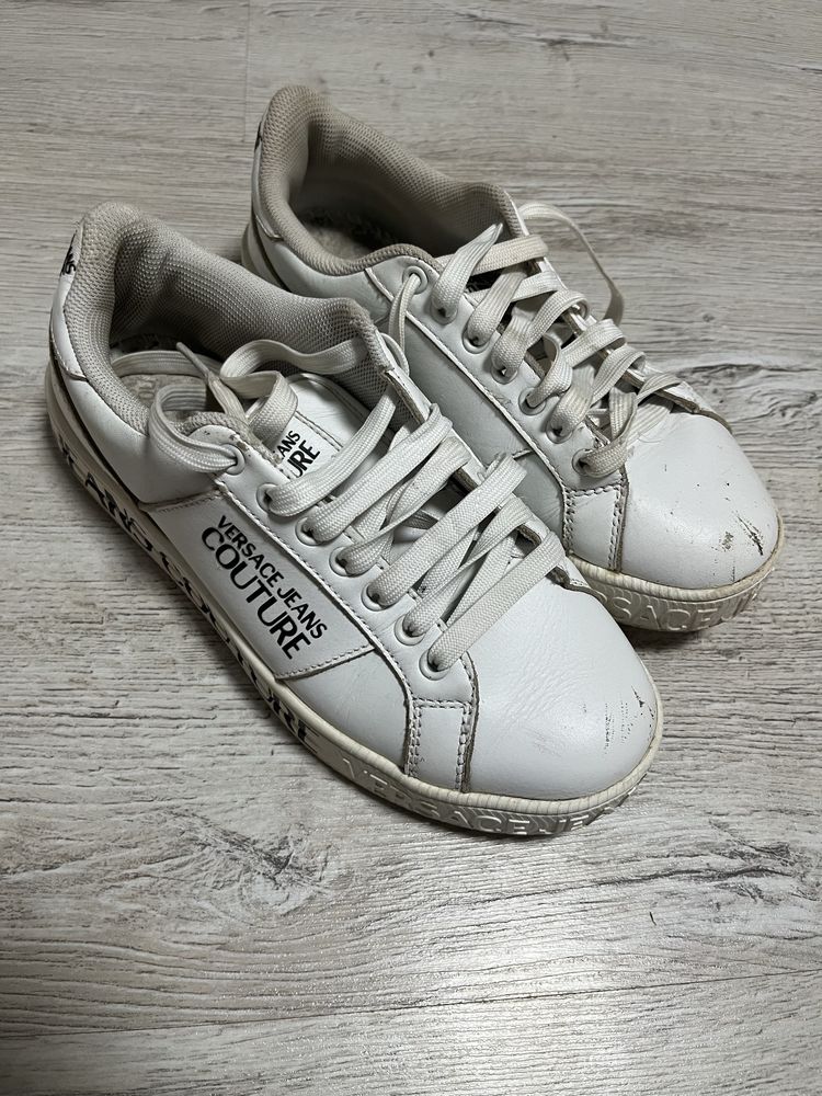 Vand adidasi versace jeans couture