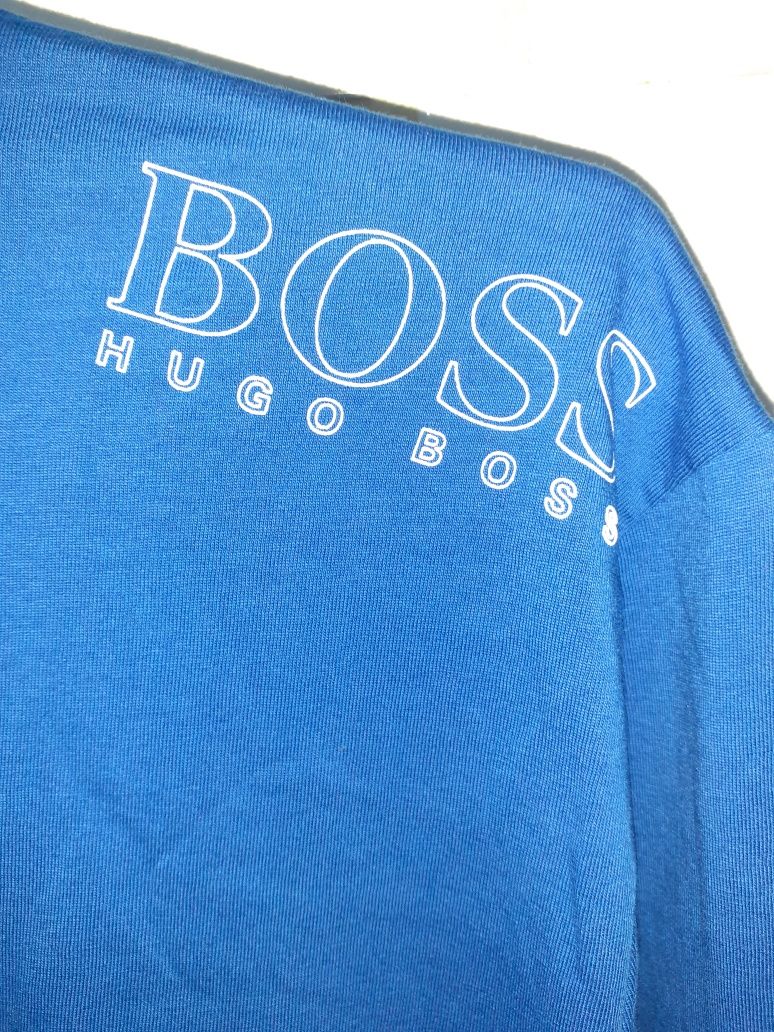 Bluza marca Hugo boss mărime M culoare albastru