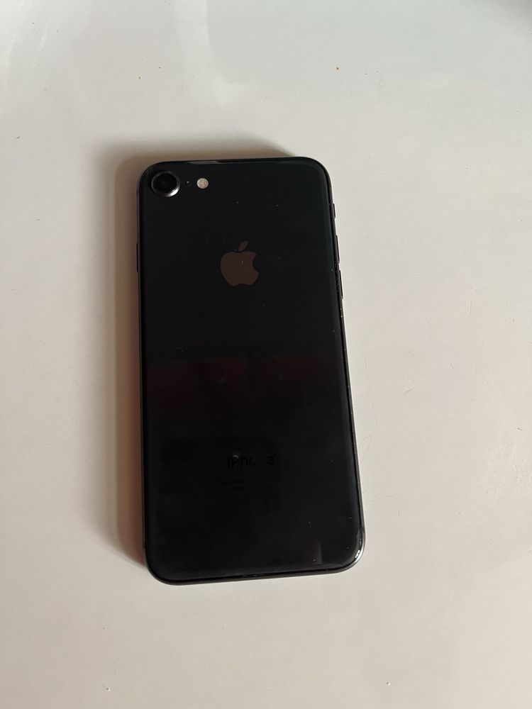 Продам Iphone 8!