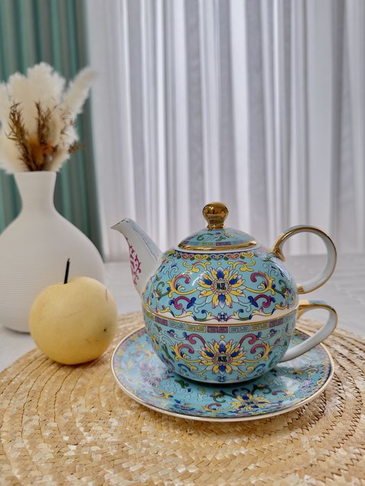 Чайный набор из костяного фарфора на одну персону