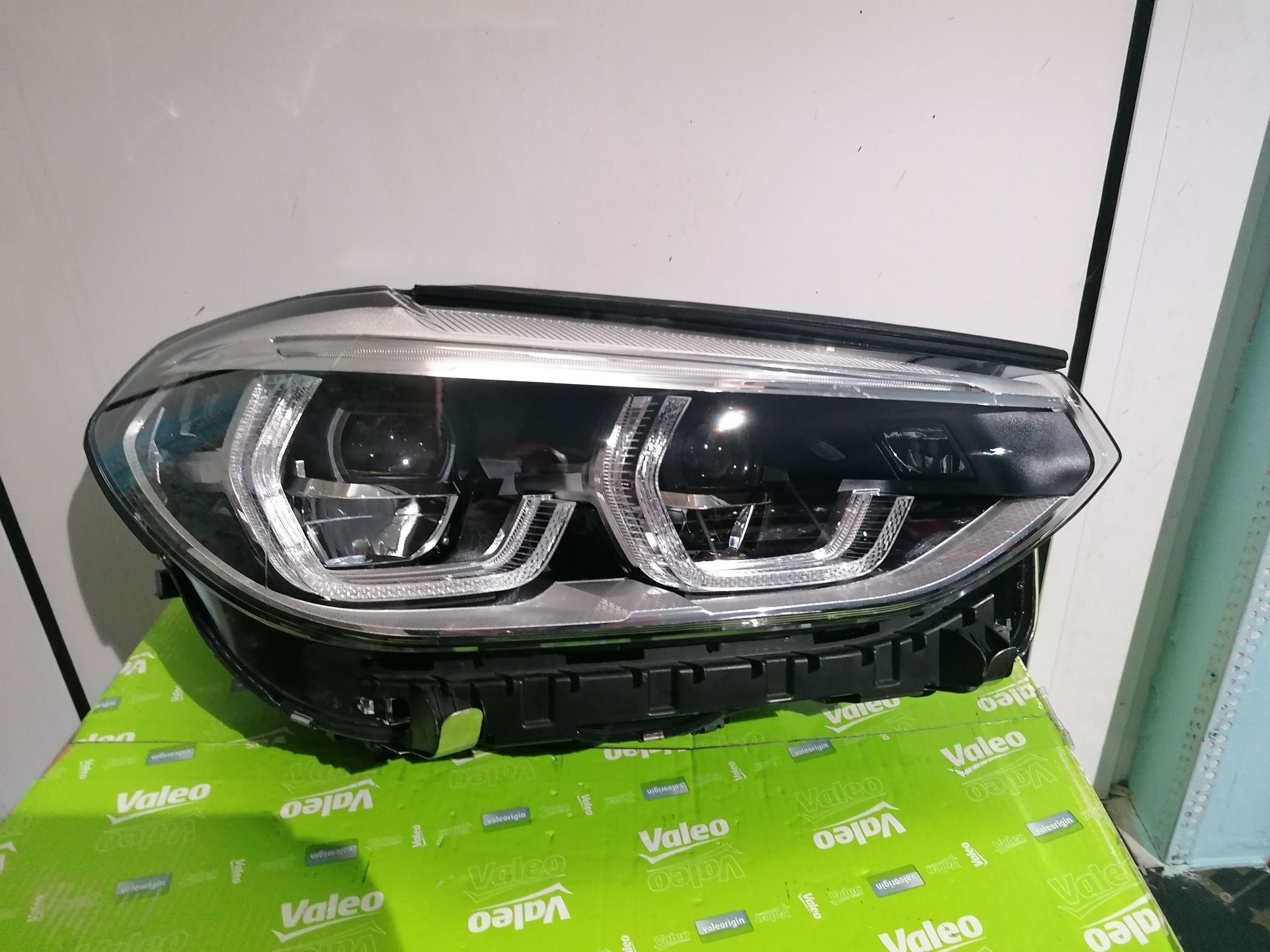 Фар Фарове за BMW X3 G01 X4 G02 / БМВ X3 Г01 Х4 Г02 Adaptive LED.