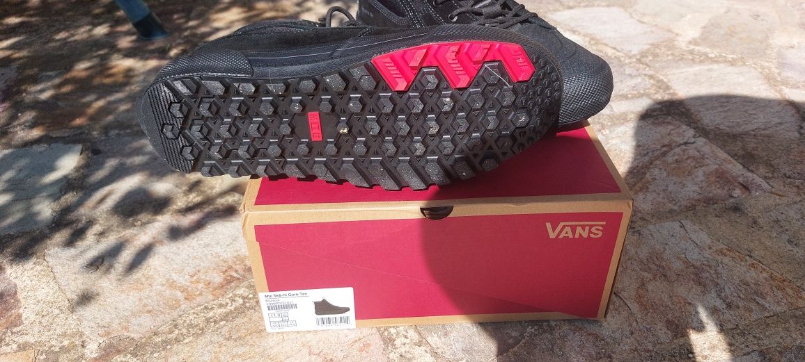 Vans Sk8 Hi Gore Tex MTE
черен (blackout)