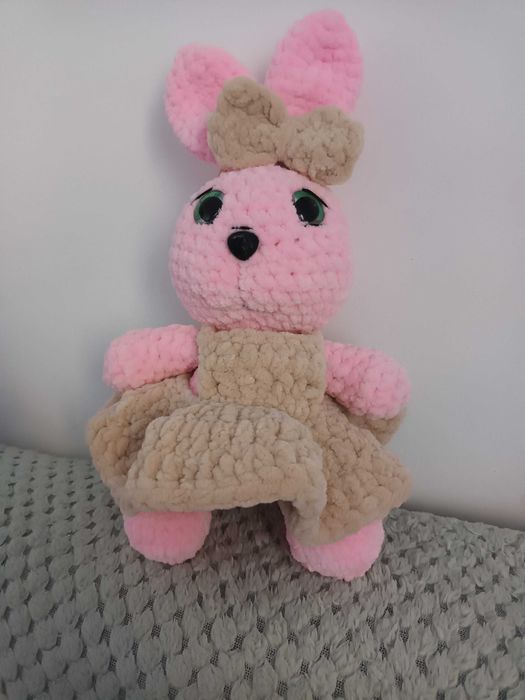 Плюшени играчки и кукли