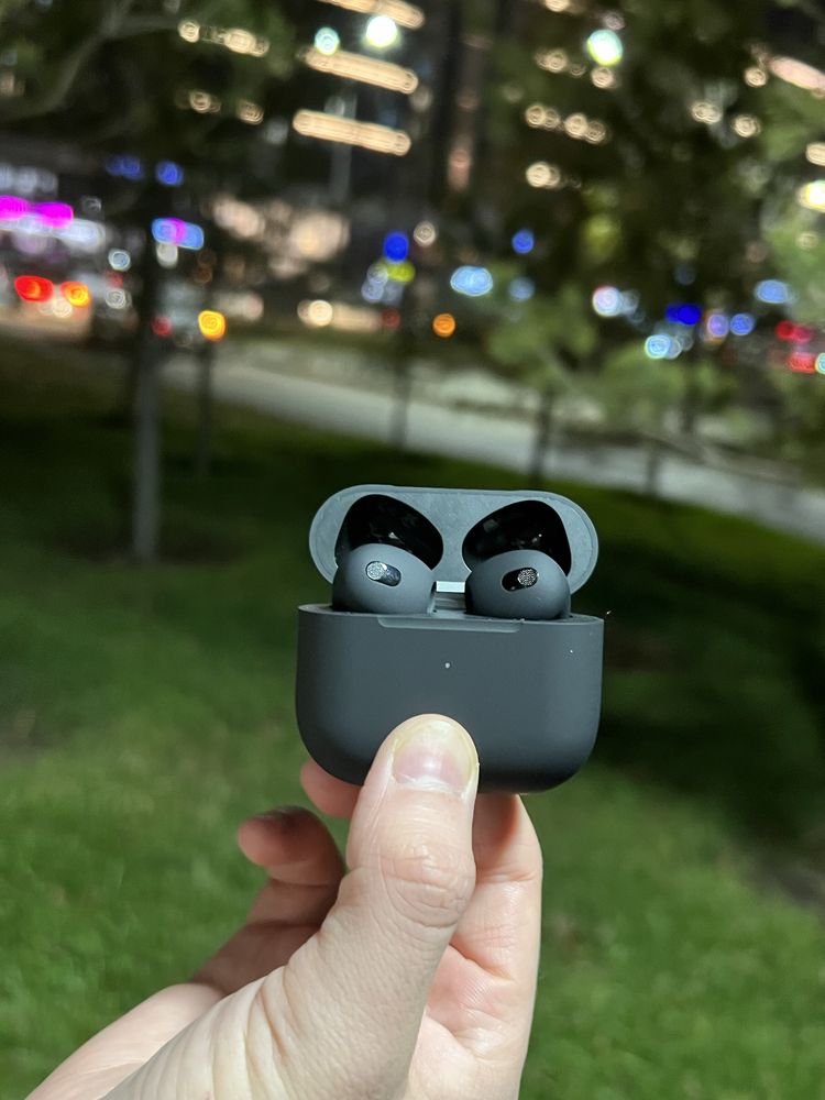 Продам Наушник беспроводной AirPods 3  Black