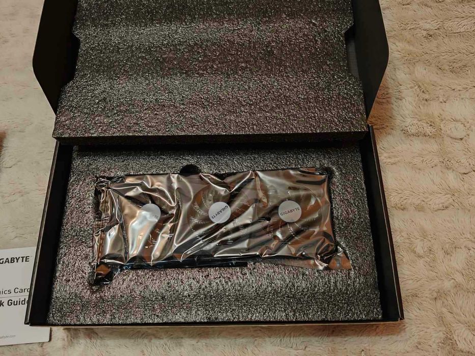 Видеокарта GIGABYTE Eagle  AMD 6600 8G