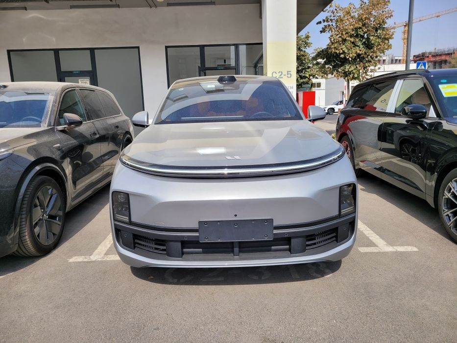 LI 9 ULTRA  2025
