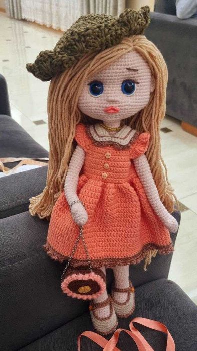 Ръчно плетена кукла