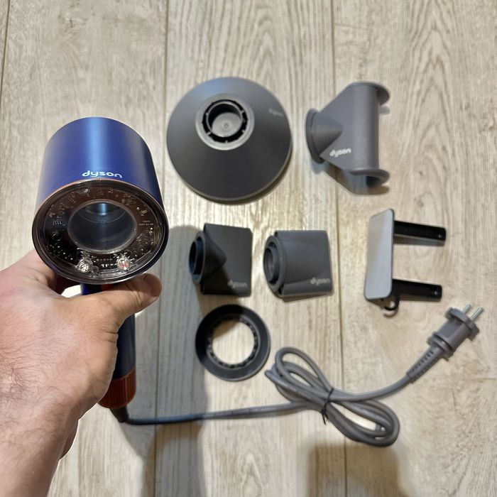 Feonul Dyson cu 5 Accesorii