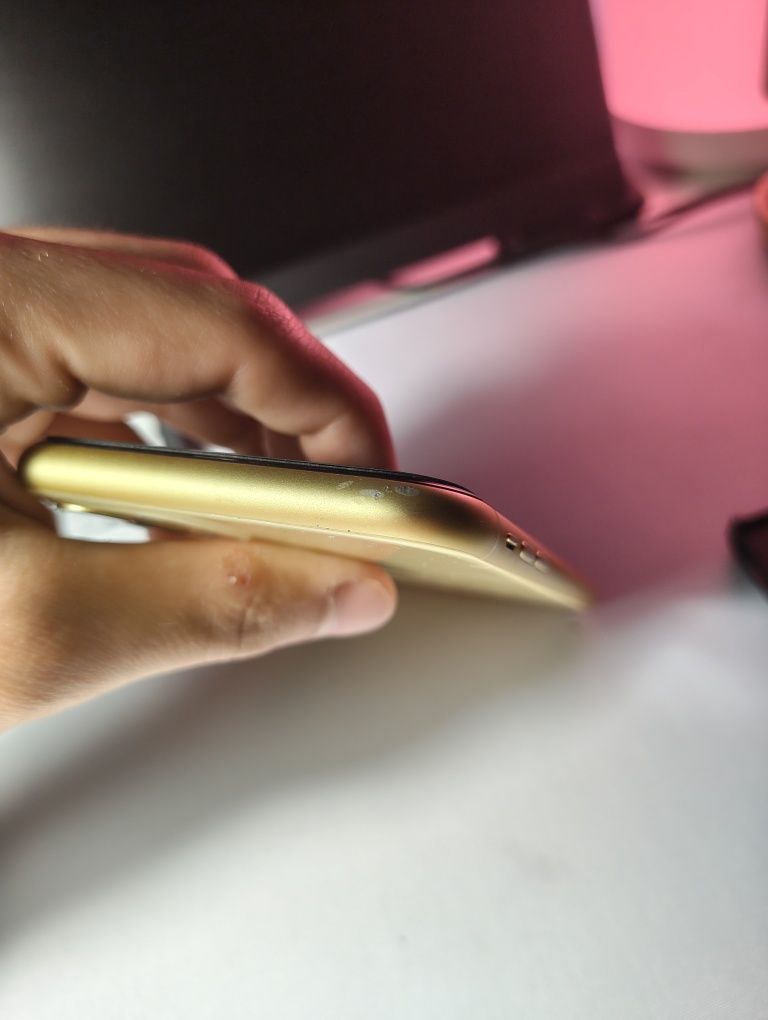 iPhone 11 Yellow