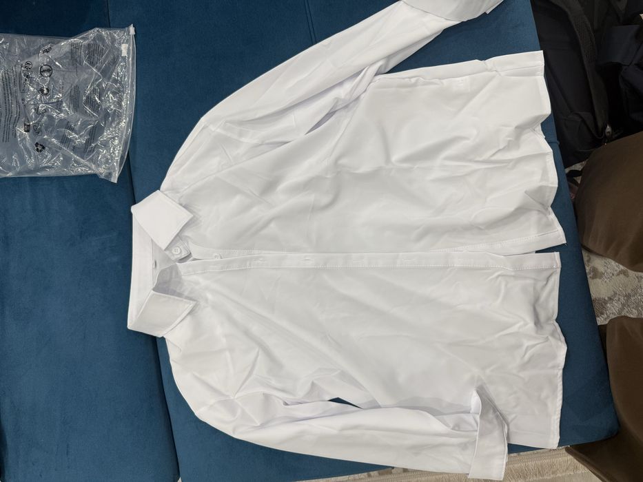 Рубашка батник белого цвета