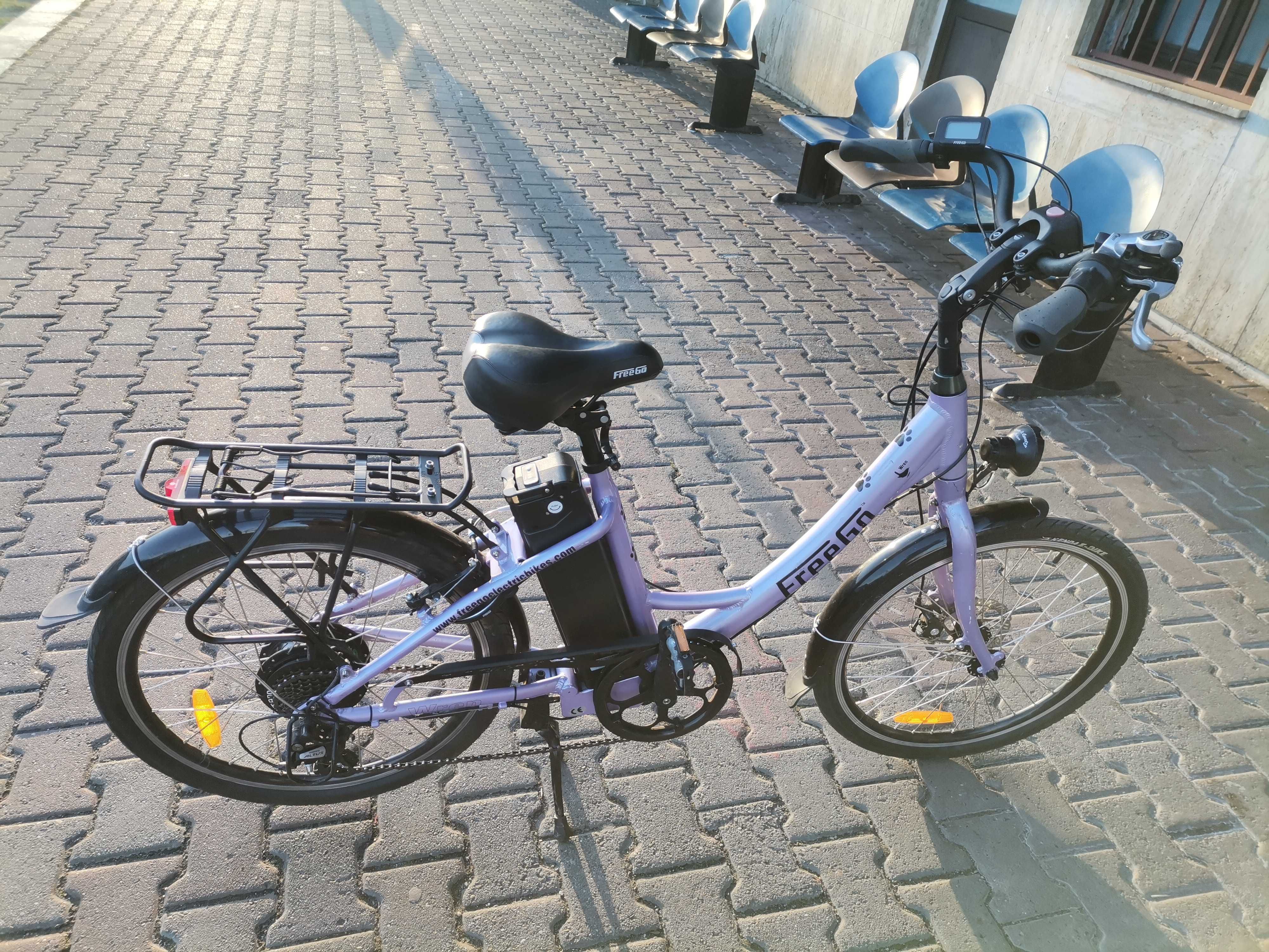 Bicicleta electrică, roti pe 24", cu baterie, încărcător și cheie
