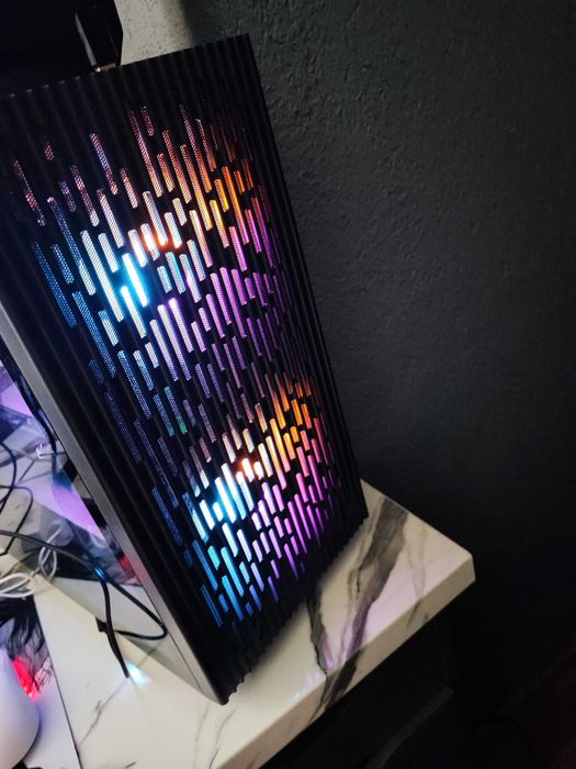 Продавам геймърски компютър Ryzen 5 5600