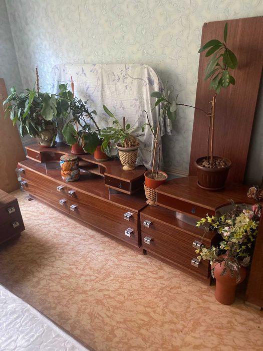 Продается спальный гарнитур и стенка