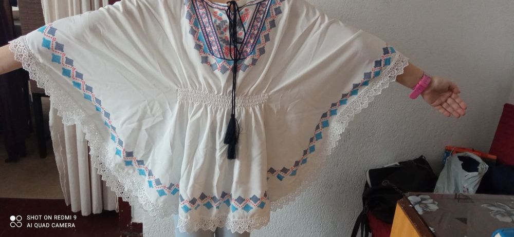 Щампована фолклорна блуза.