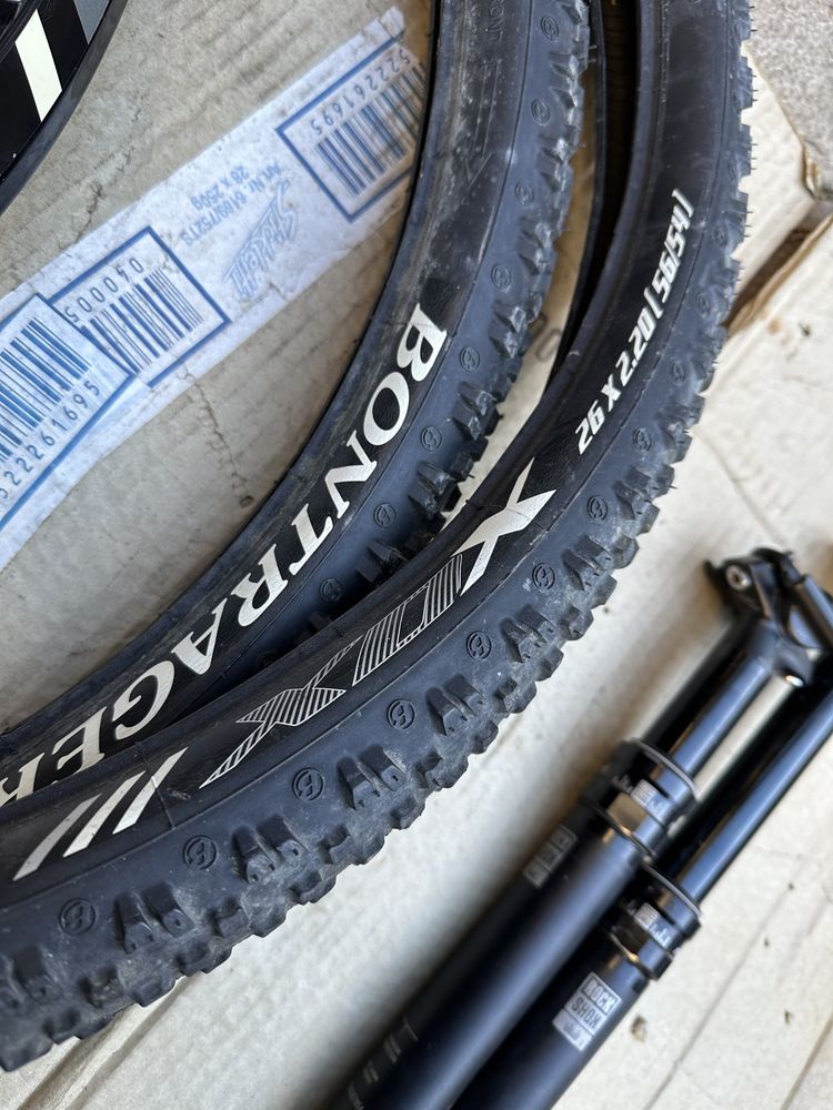 Rock Shox колчета и specialized DT SWISS F550 капла + гуми