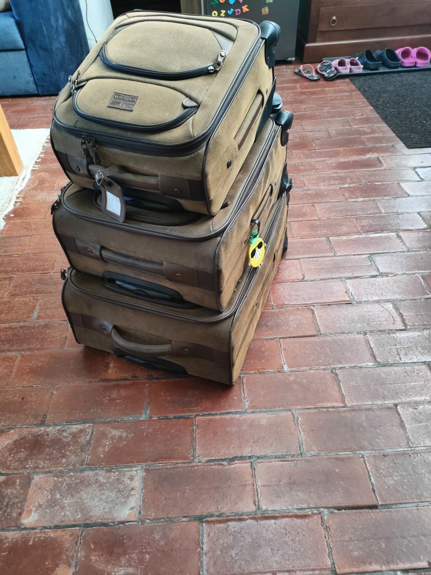 Vând set trolere Kangool stare buna maro transport gratuit!