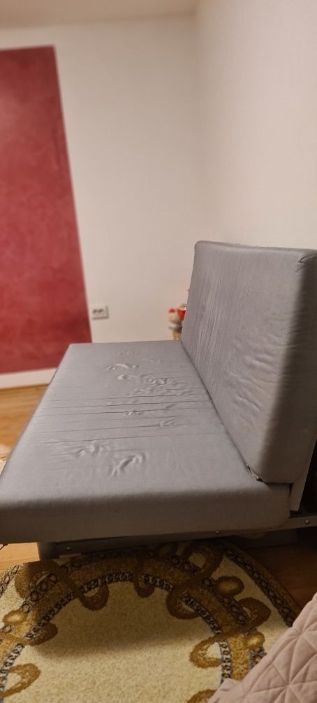 Canapea extensibila Ikea