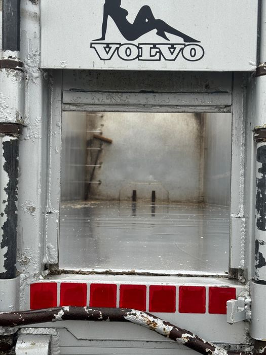 Vând semiremorca basculanta Stas