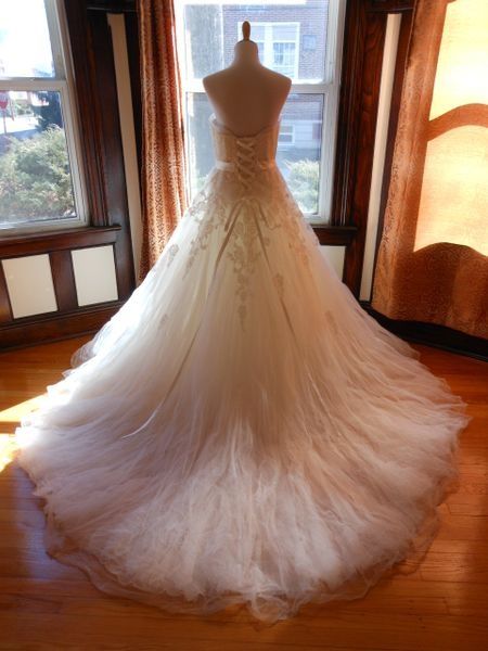 Дизайнерска булчинска рокля San Patrick (Pronovias)