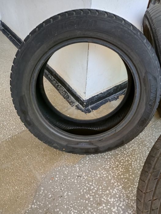 Vând cauciucuri și jante