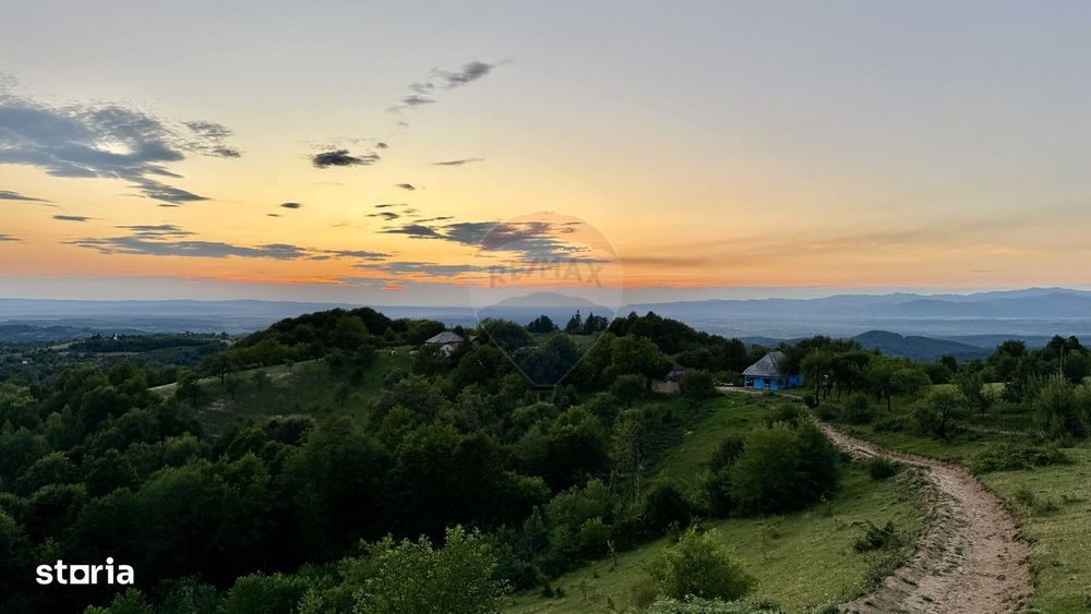 Preluca Noua Jud. Maramures Teren Deosebit De Vanzare