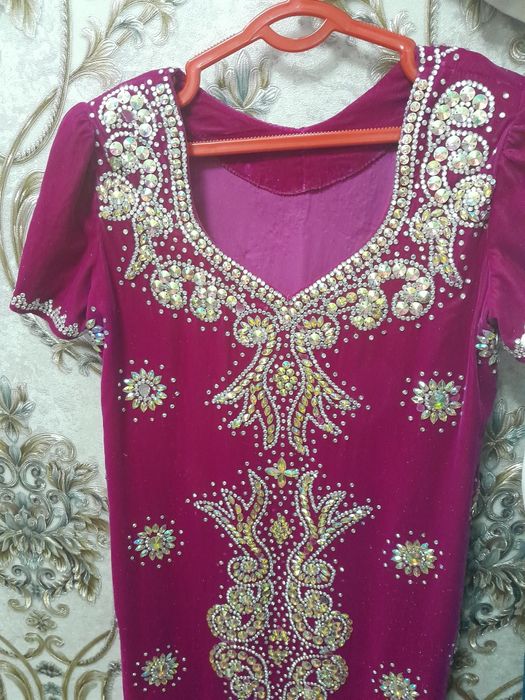 Продаю свадебное восточные платье вхорошем состояние  адрес Аерапорт