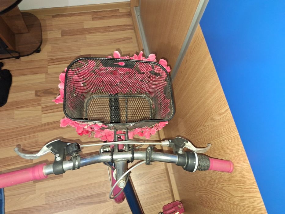 Bicicleta  B TWIN , roti 24" , stare perfecta. Preț 600 lei neg