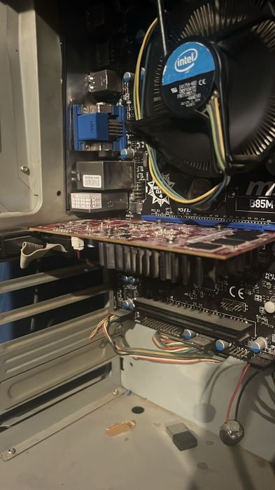Vând PC  procesor Intel core i5