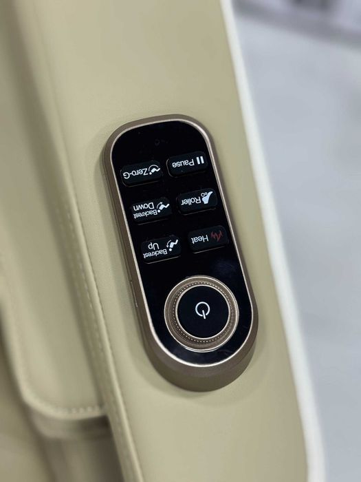 Renomax Кресло Массажер 4D с планшетом, модель R-102