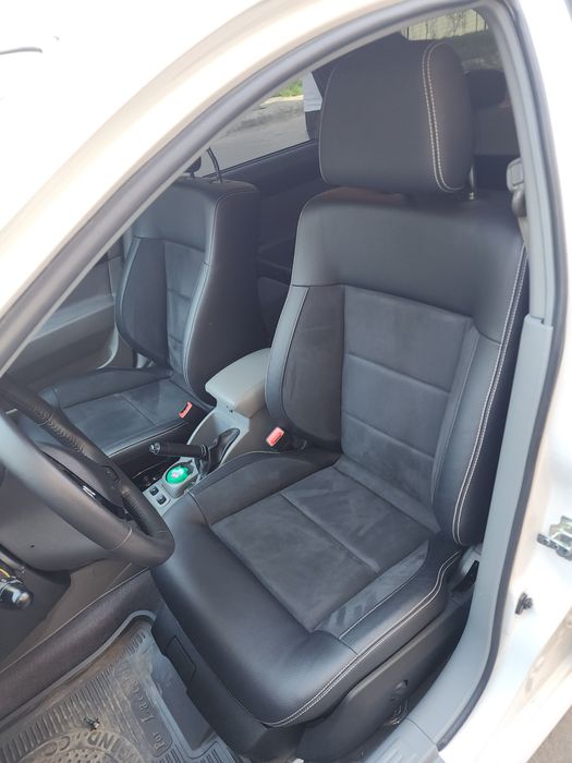 Сиденя от Mercedes 212