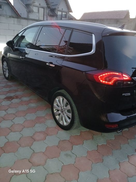 Opel zafira tourer.2.0.  7 locuri.