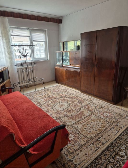 Apartament cu doua camere , zona Rogerius