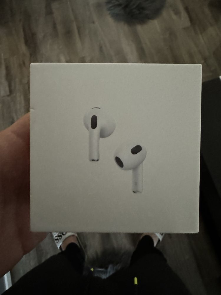 Vand casti Airpods