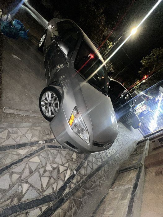 Honda acord sotilladi