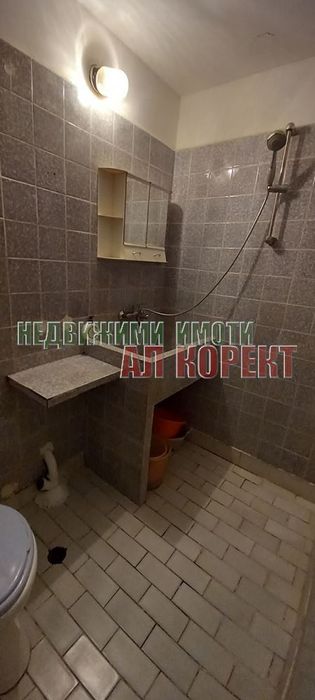 Дава се под наем Тристаен апартамент в Варна, Базар Левски - 65 кв.м за 350 € - Снимка #8