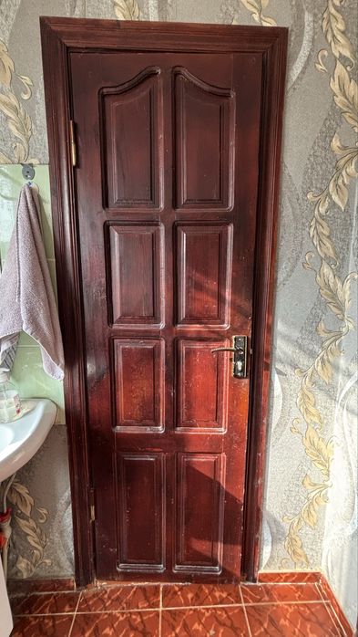 Двери межкомнатные двойные 2 штуки 5 глухие 5 шт-2х80 в комлекте